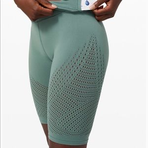 Lululemon Reveal Shorts- Digital Rain